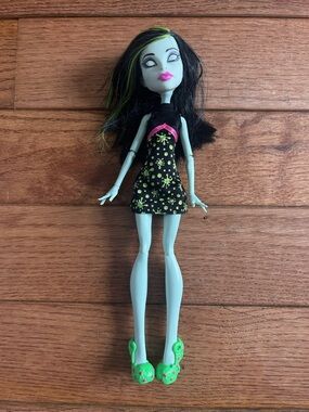 Scarah Screams Ghoul fair doll